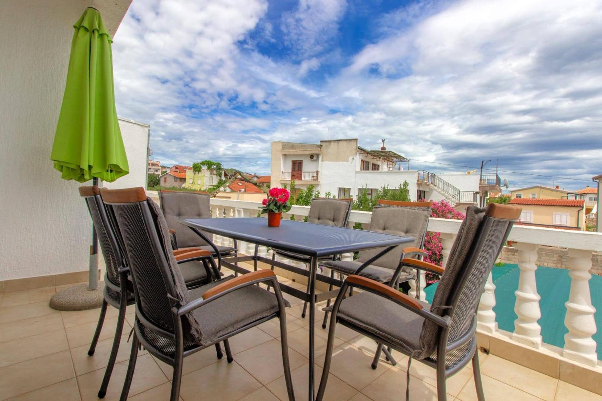 Apartments Alaga Трибунь Екстер'єр фото