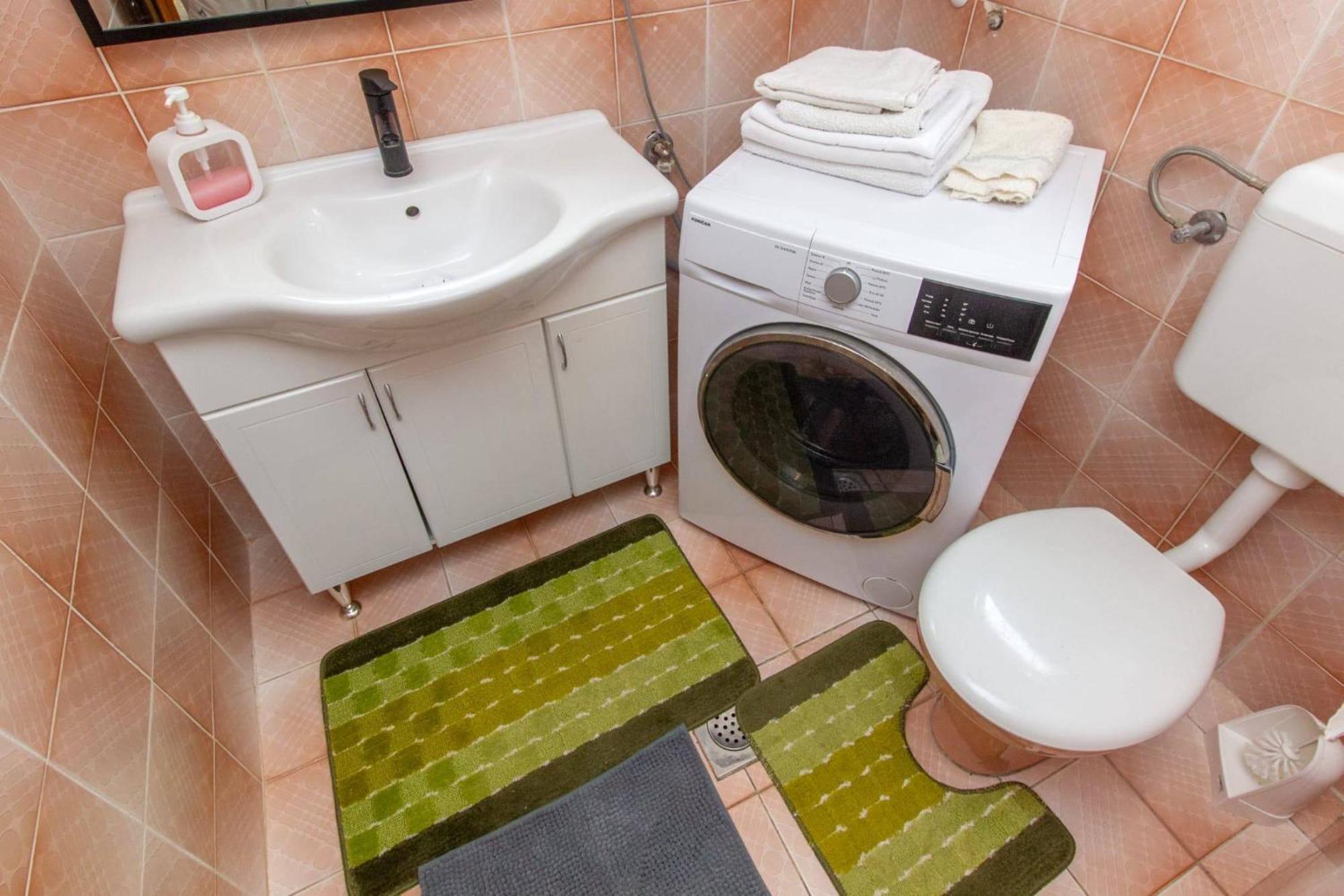Apartments Alaga Трибунь Екстер'єр фото