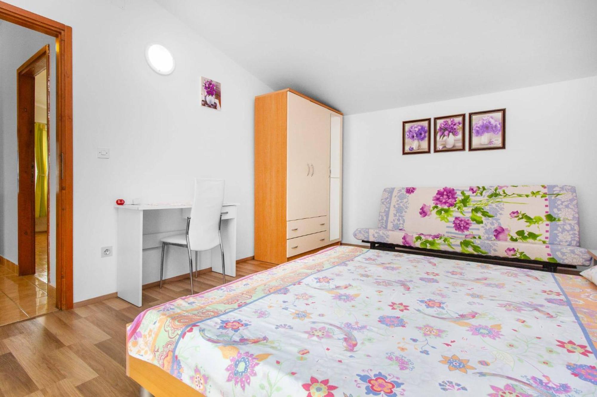 Apartments Alaga Трибунь Екстер'єр фото