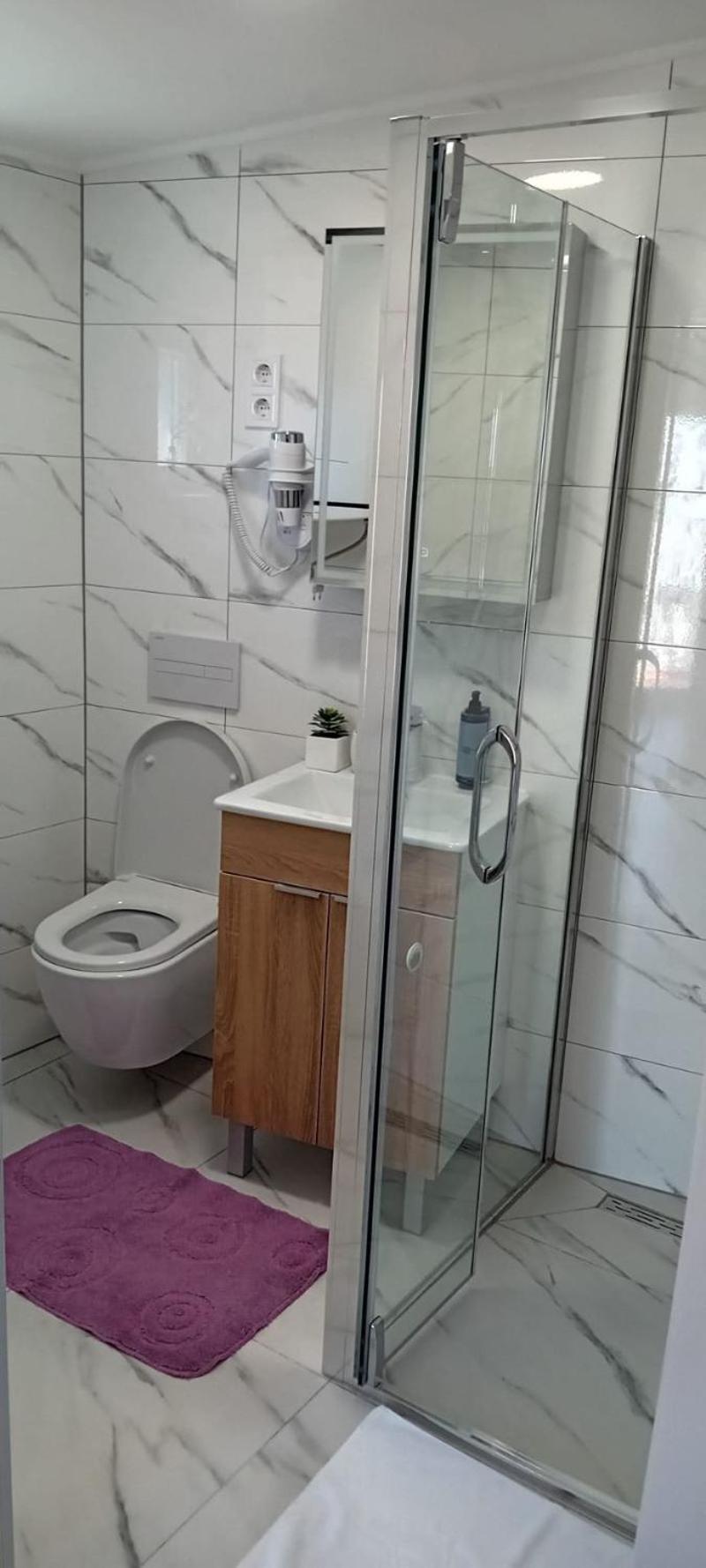 Apartments Alaga Трибунь Екстер'єр фото