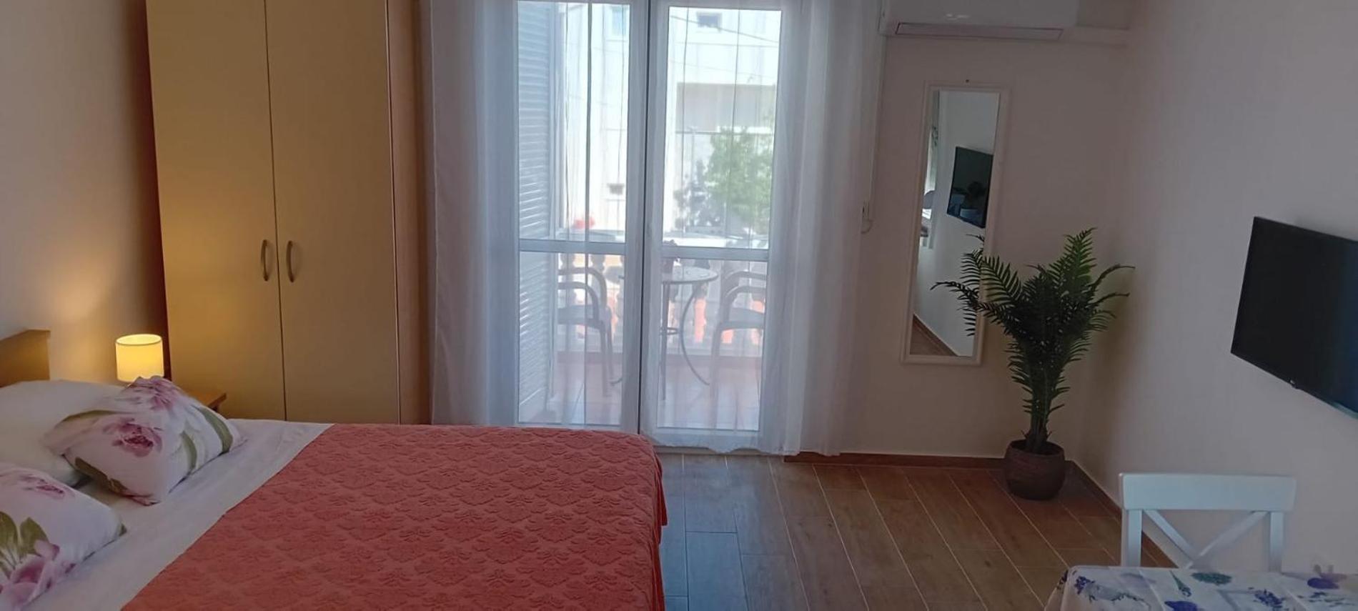 Apartments Alaga Трибунь Екстер'єр фото
